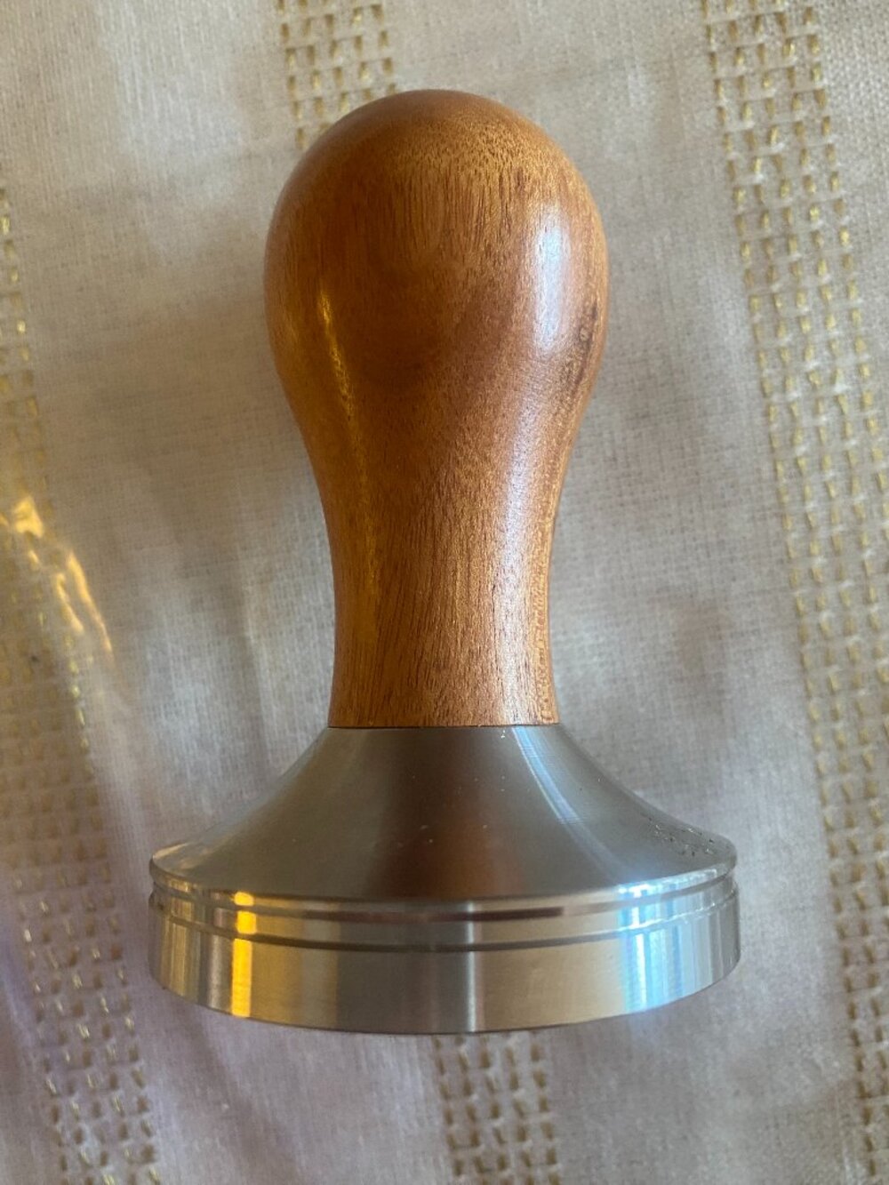 Coffee tamper 58mm with walnut handle with silicone tamper mat.